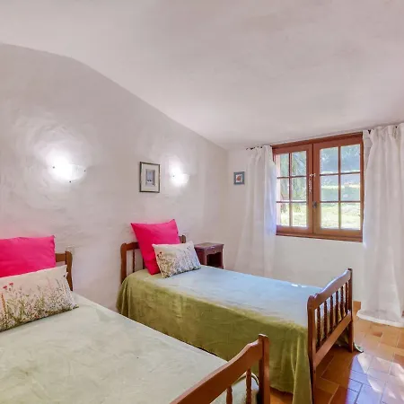 Apartment Les Hauts Du Vallon By Interhome Sainte-Maxime